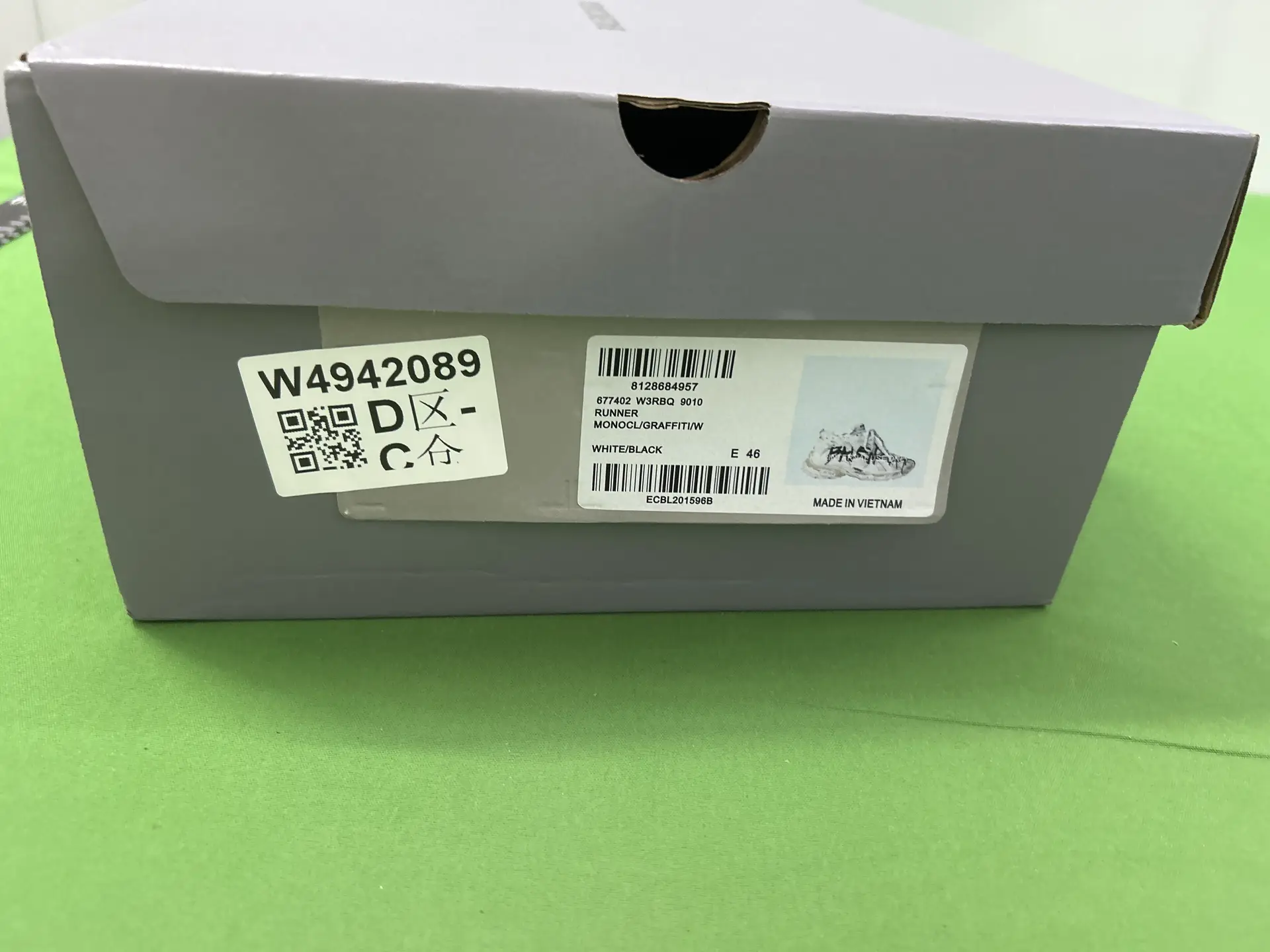 Balenciaga Runner Monocolor Graffiti White Black