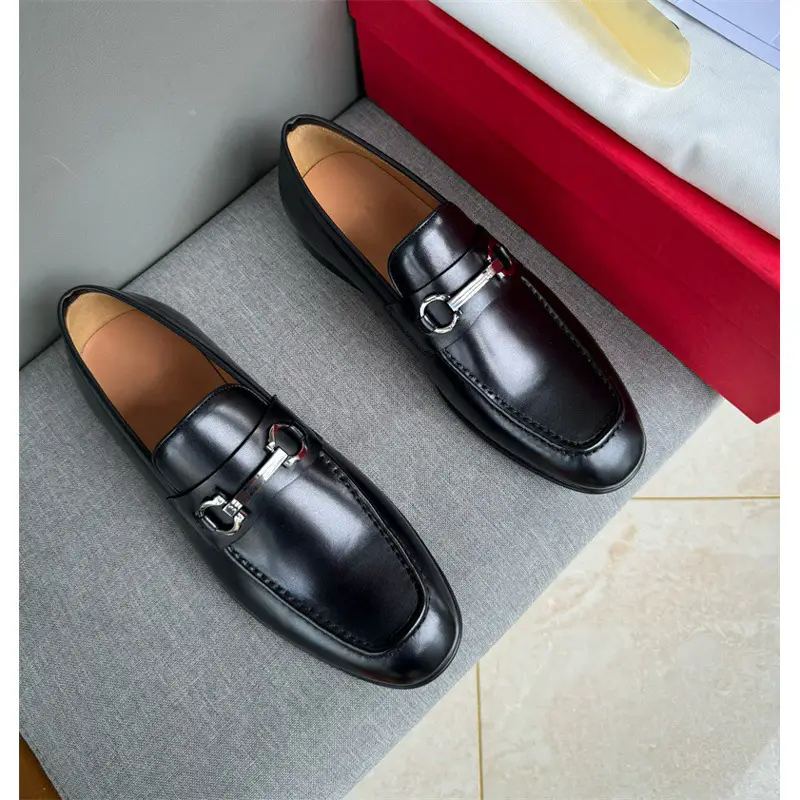 European Fashion Brand Leather Slip-on Loafers High-end Fashion Driving Casual Leather Shoes Men's Horse Buckle Lazy Shoes