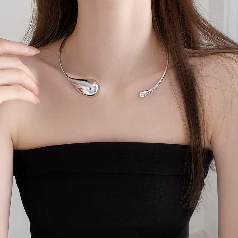 French Retro Nordic Style Minimalist Cool Drop-shaped Open Collar Fashionable Distinctive Light Luxury High-end Necklace for Women