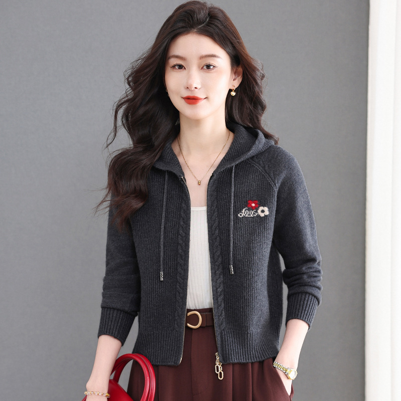 Short Hooded Sweater Jacket for Women 2026 New Spring and Autumn Style for Petite Figures, Zip-Up Knit Cardigan Sweatshirt