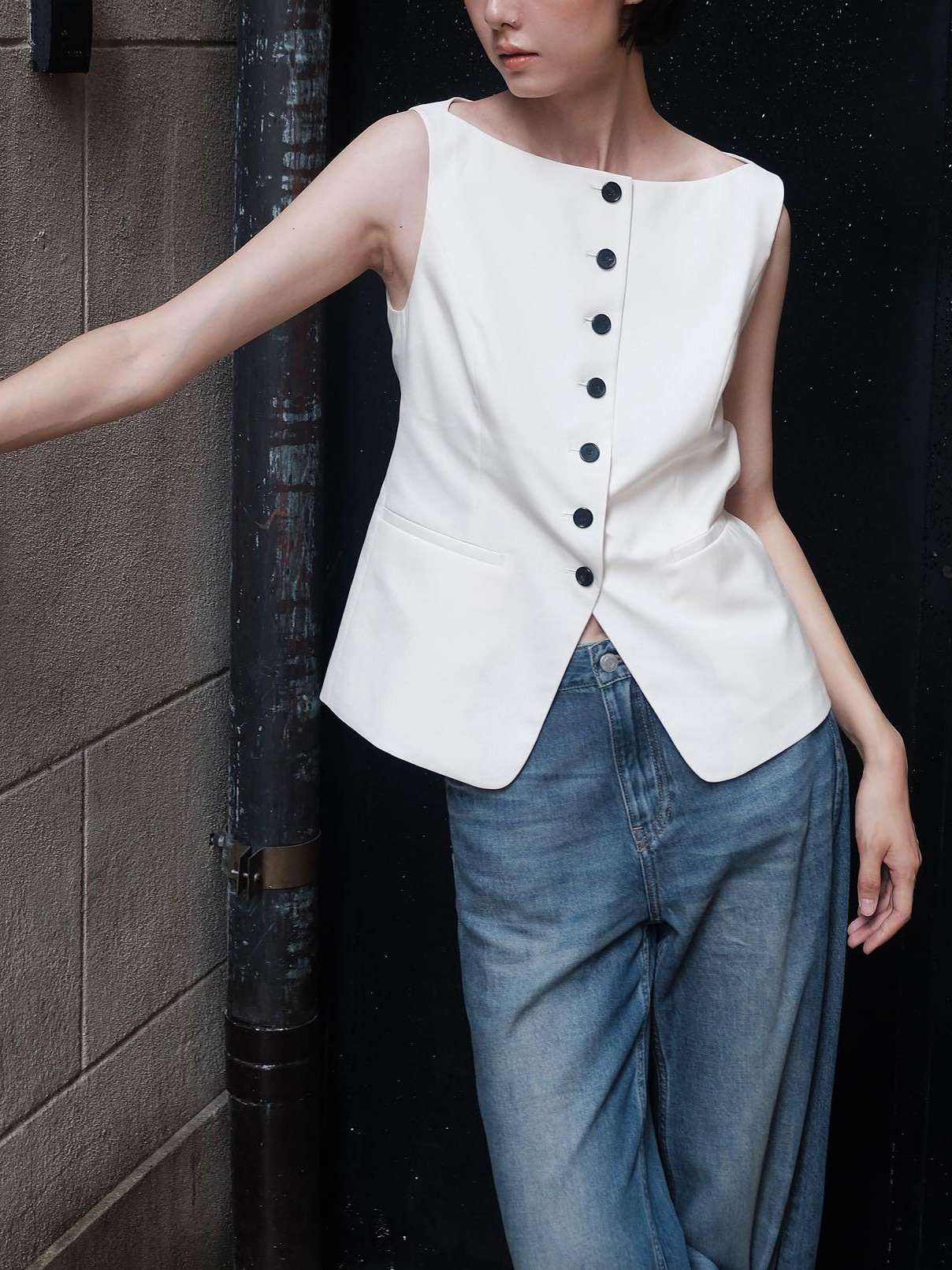 2025 Autumn Collection Boat Neck Single-Breasted Sleeveless Vest Old Money Style Suit Vest Versatile High-Waisted Waist-Cinching Top for Women