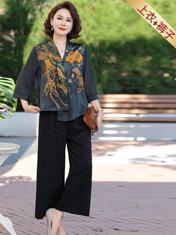 Noble Mom Summer Outfit: Chinese Style Silk Satin Three-Quarter Sleeve Shirt Set for Middle-Aged Women, Vintage Short-Sleeve Set with Diagonal Collar