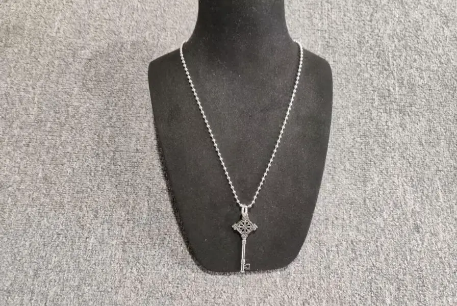 Crocker Jupiter retro key pendant men and women hip-hop round bead chain