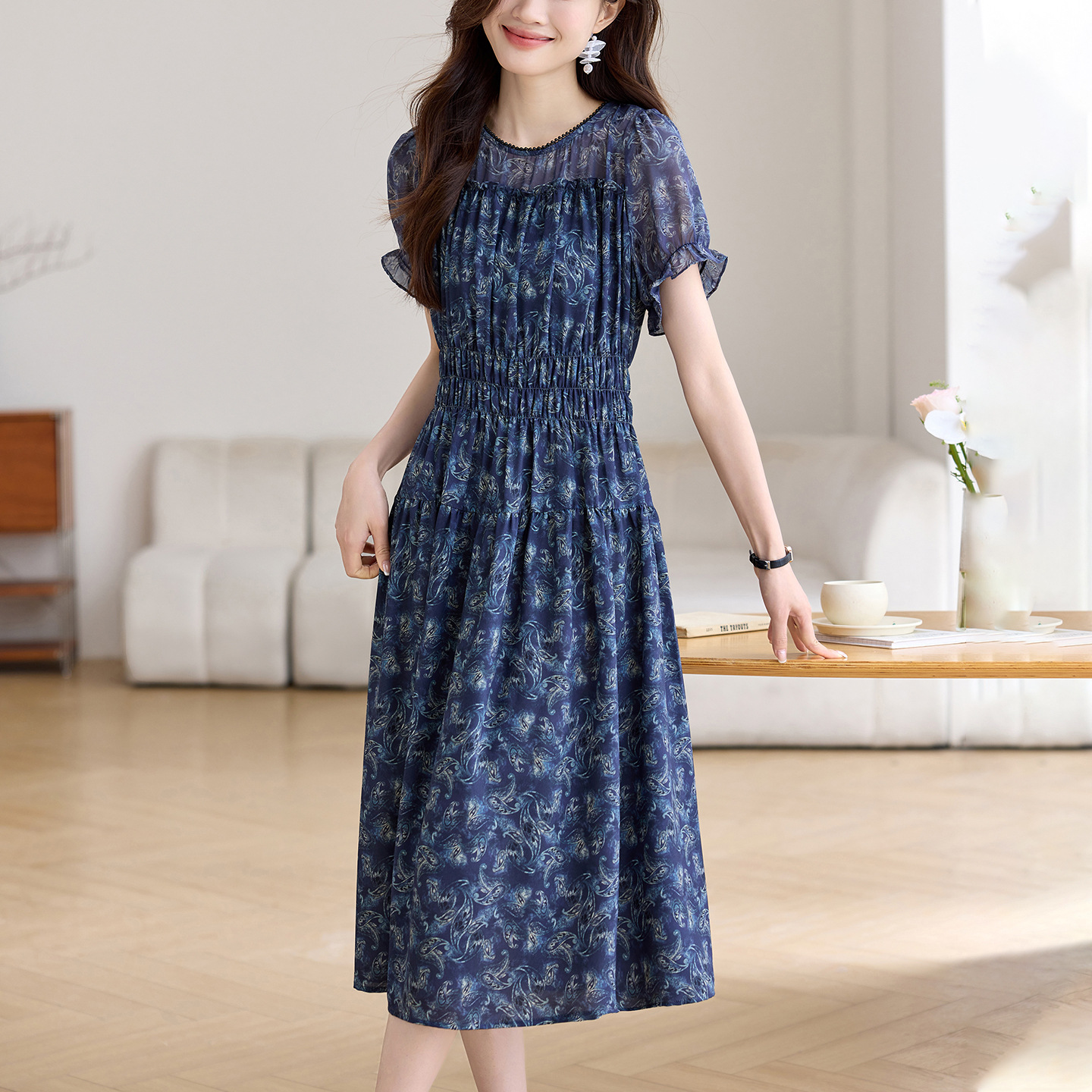 Blue Floral Dress for Women 2026 Summer New Fashion Age-Reducing Elastic Waist Slimming Mid-Length Short-Sleeved Skirt