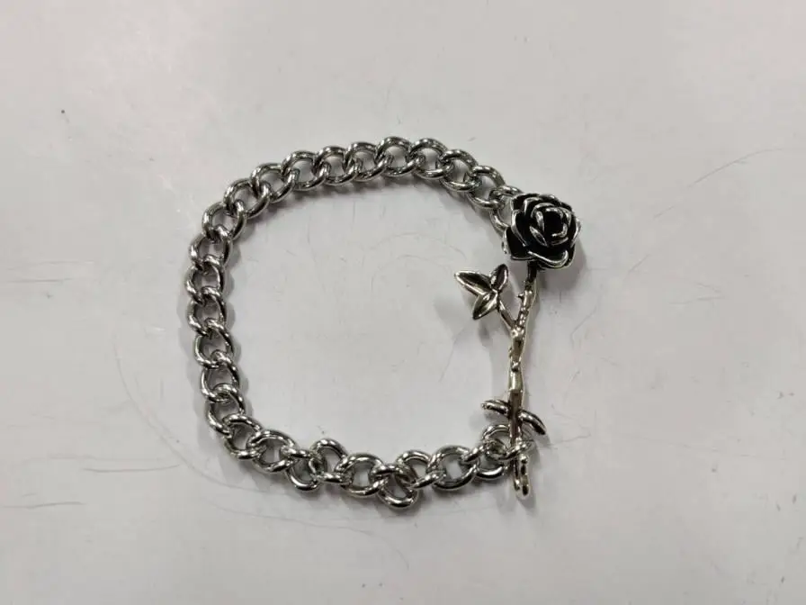 Erd niche spicy girl original design bracelet with rose petals adjustable opening, vintage vintage vintage silver chain