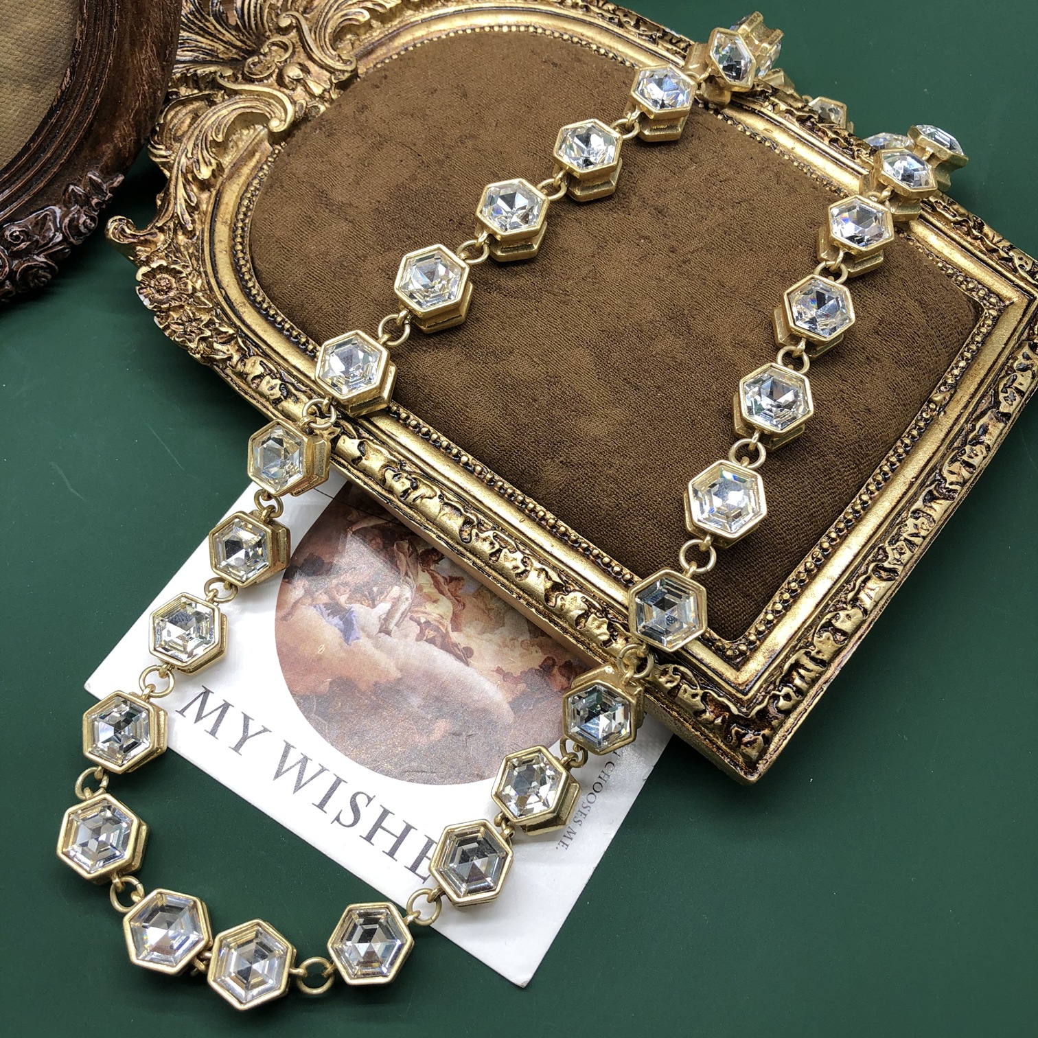 Vintage Jewelry Diamond-Shaped Necklace Sweater Chain Necklace Set with Faceted Gemstones, Versatile Design