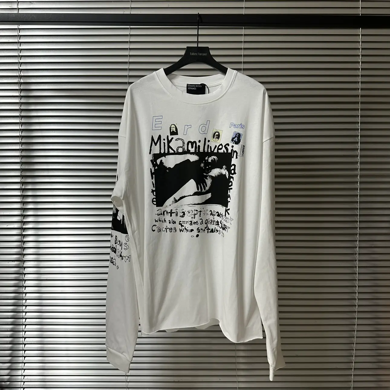 ERD repair women like graffiti long-sleeved niche tide men thin handsome men and women with the same cleanfit style street
