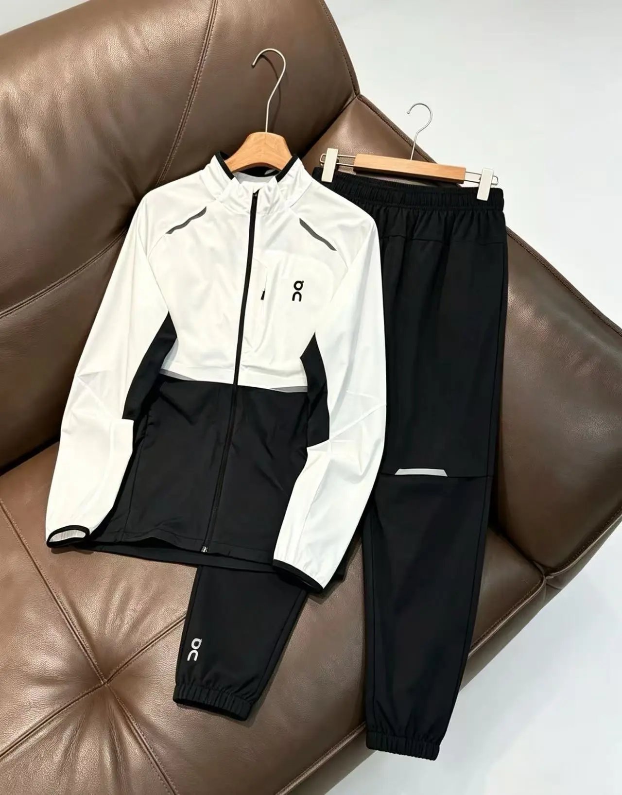 On Running Jacket and Pants Set