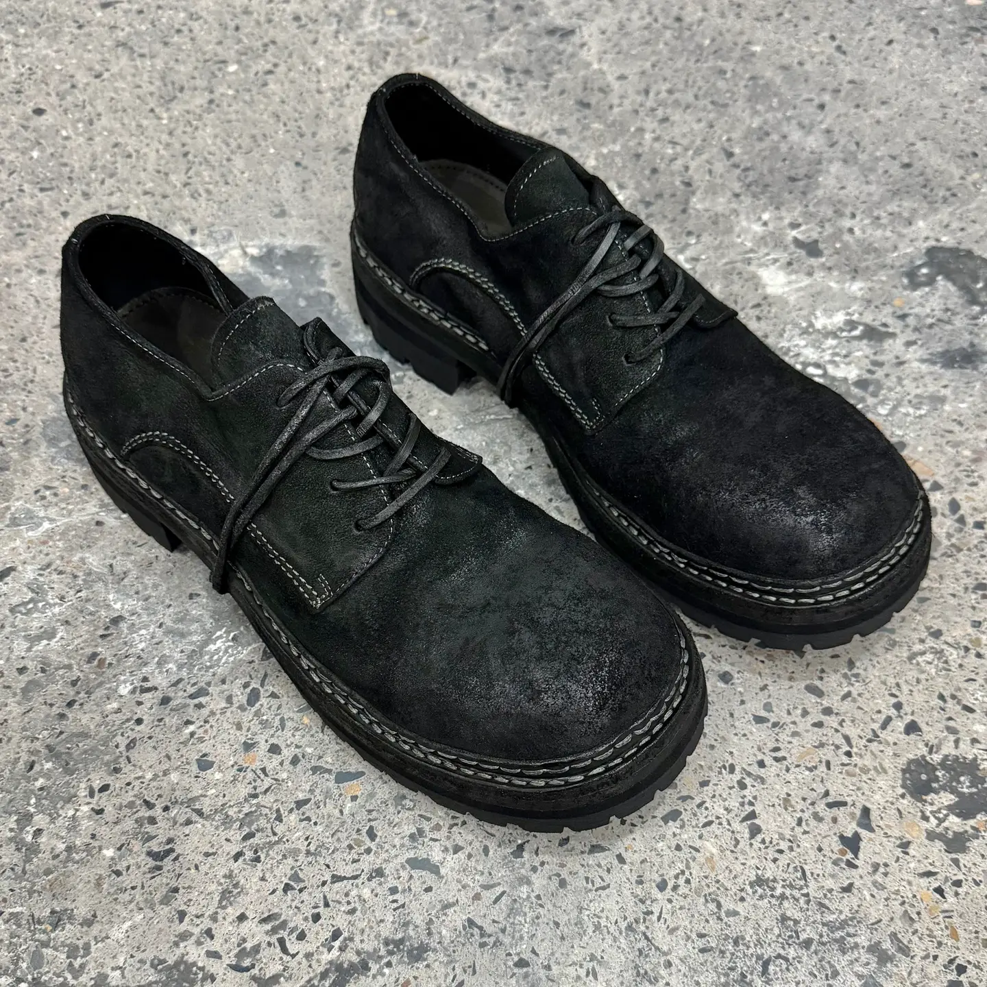 Suede Horse Leather Double-Stitched Goodyear Welted Dog-Tooth Sole Distressed Large-Toe Derby Leather Shoes Gr02V