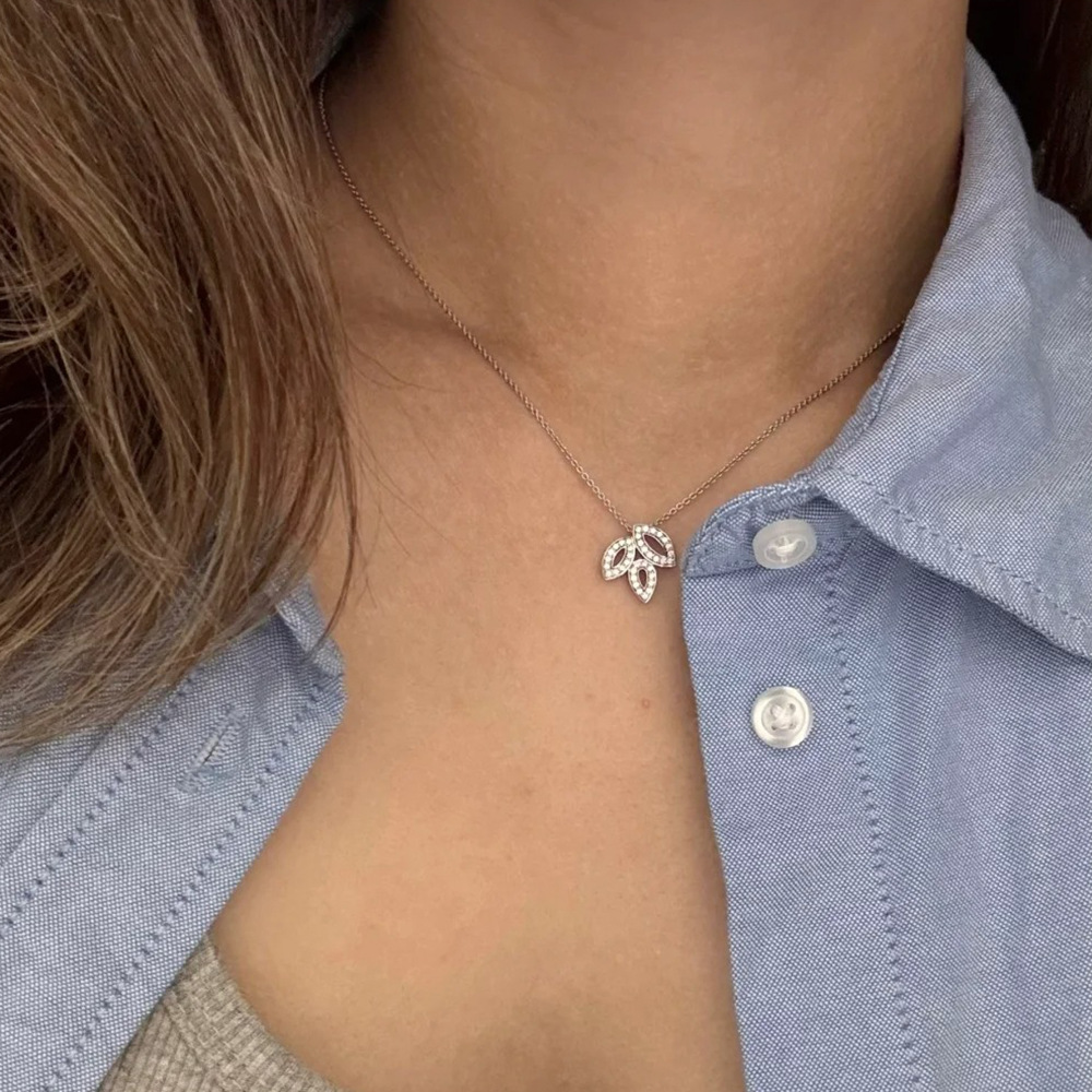 Leaf Clover Horse Eye Diamond Necklace 2026 New Style Light Luxury Niche Design Clavicle Chain Jewelry Customization