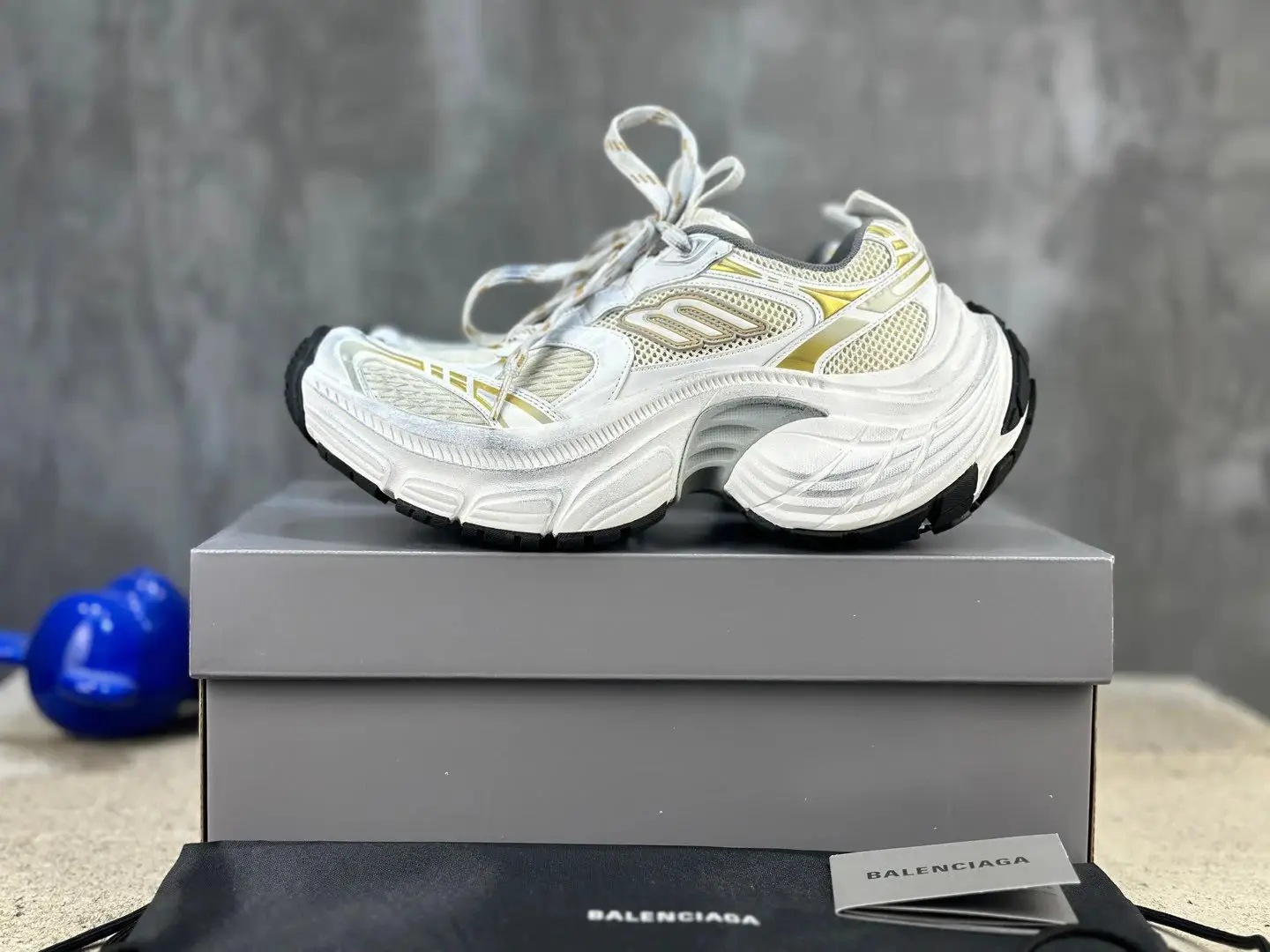 B*alenciaga Sneaker 6xl .