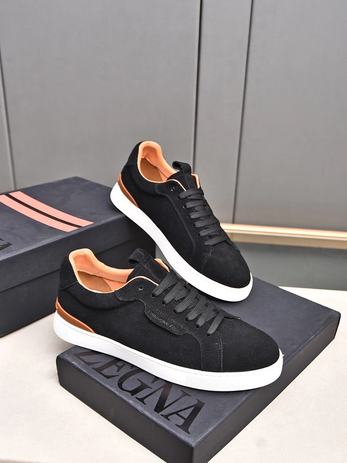 Z Sneakers