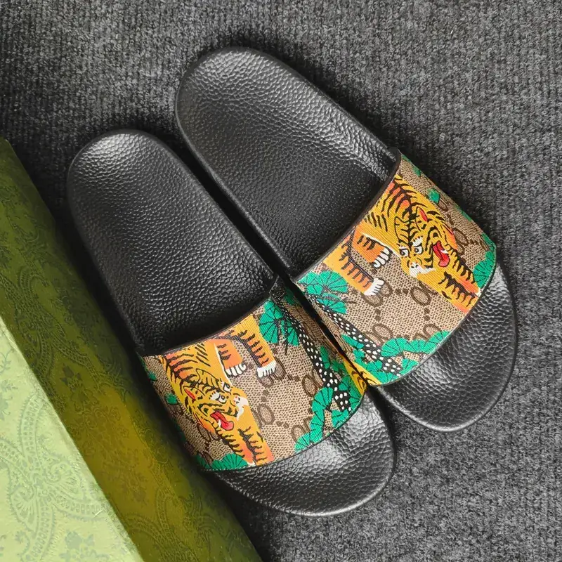 In-Stock Couple Slippers European and American Fashion Unisex Outdoor Korean Versatile Trendy Sandals Home Casual