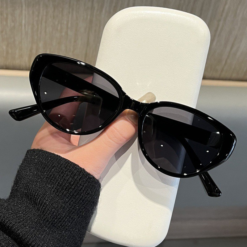 E-commerce new online celebrity Y2k cat's eye sunglasses women's high-end European and American style glasses frame without makeup and UV protection