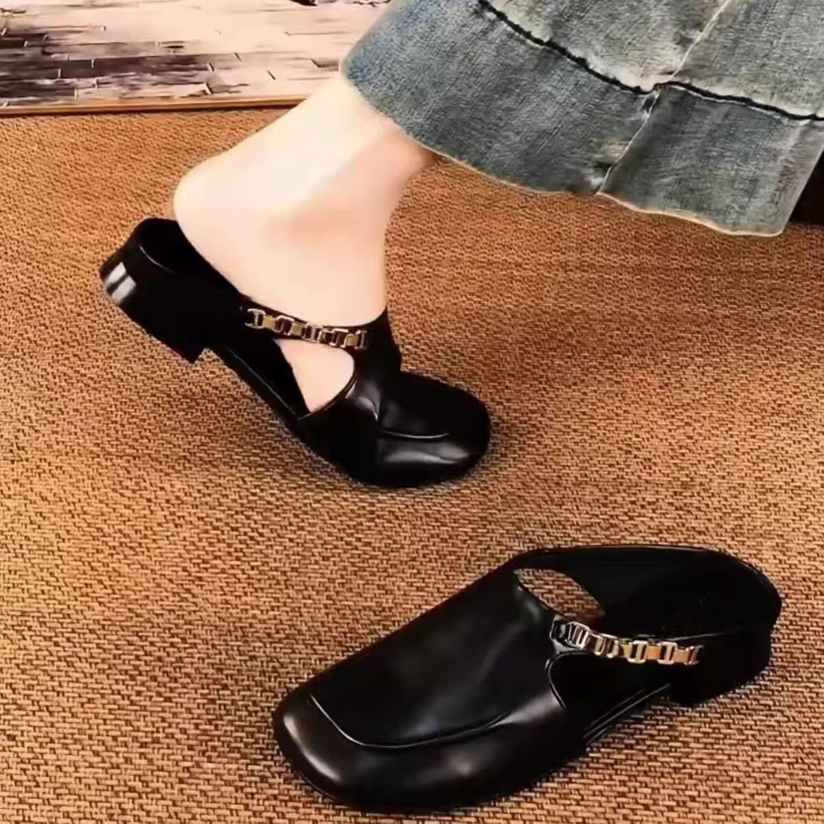 Soft Leather Half-Slippers for Women, 2026 New Summer Style, Closed-Toe Slip-On Flat Sandals, Birkenstock-Style Closed-Toe Slippers