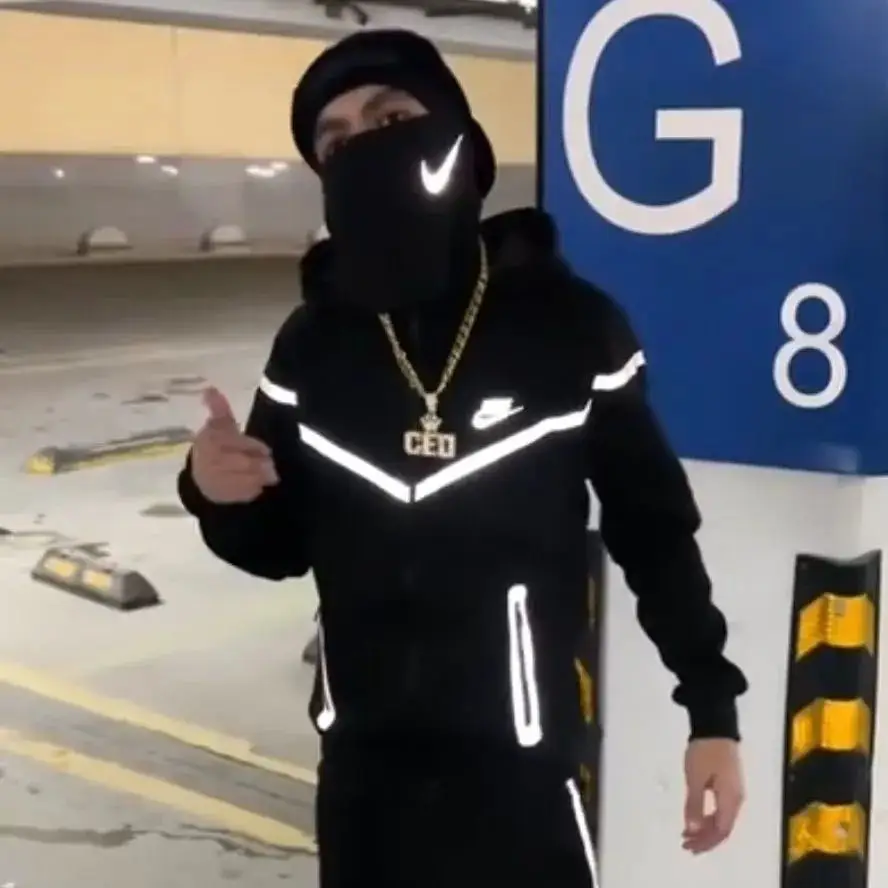 n*k 科技连帽外套