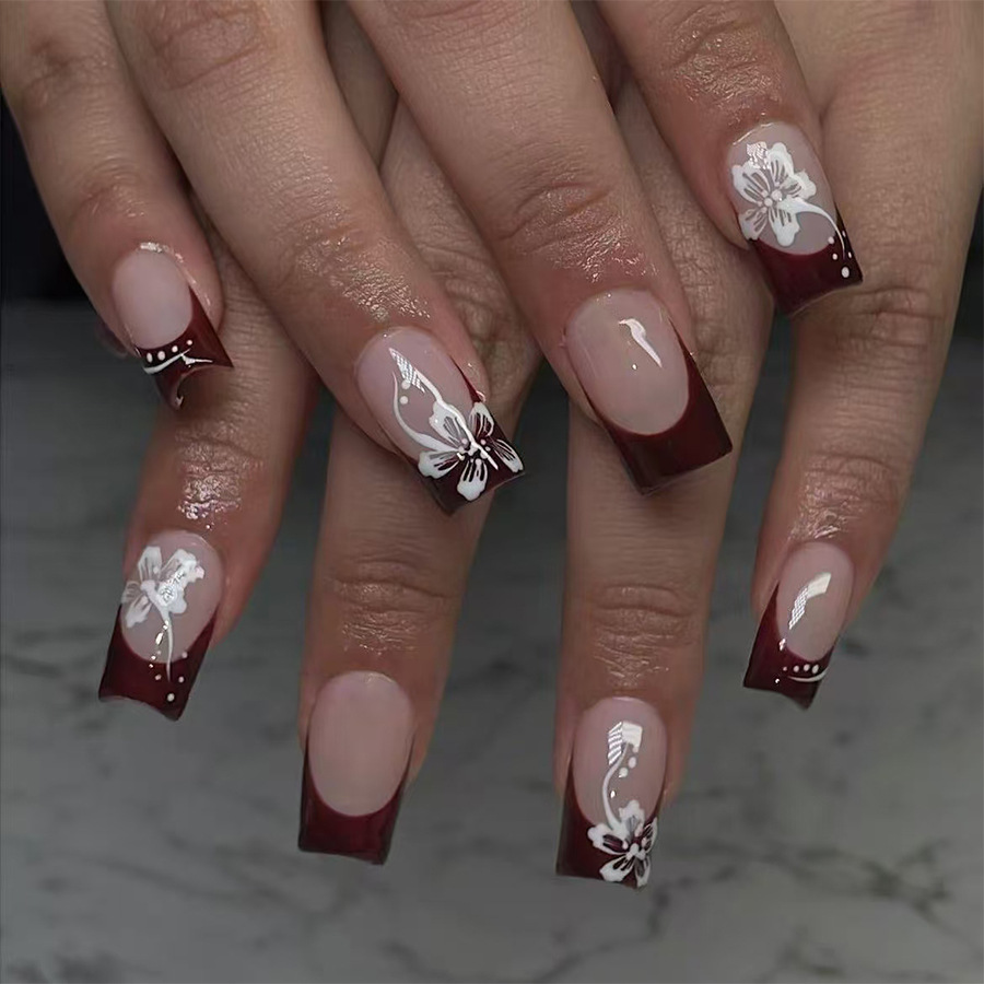 Short bright face generous armour Europe and the United States cross-border foreign trade autumn and winter French white fresh flowers removable manicure 24 pieces