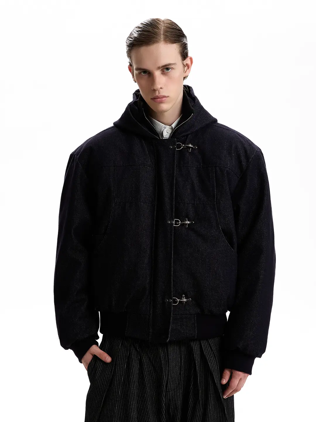 A Puee American Retro Style Denim Jacket with Airplane Buckle Design, Original Color, Cotton Padded, Thickened Hooded Coat