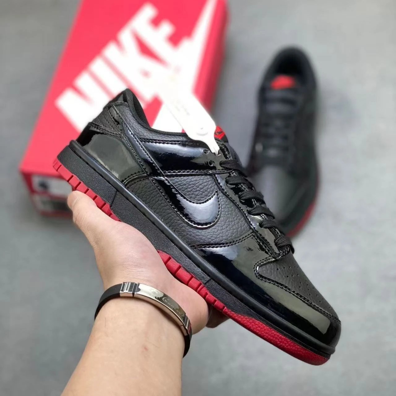 黑红黑武士潮流低帮运动鞋 Foto QC de WEIDIAN na Qualit.ly