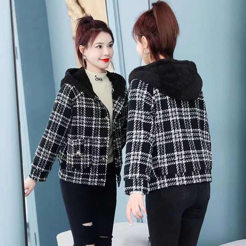 2023 Winter new short small coat fleece-lined thick lambswool hooded Plaid mom women's coat