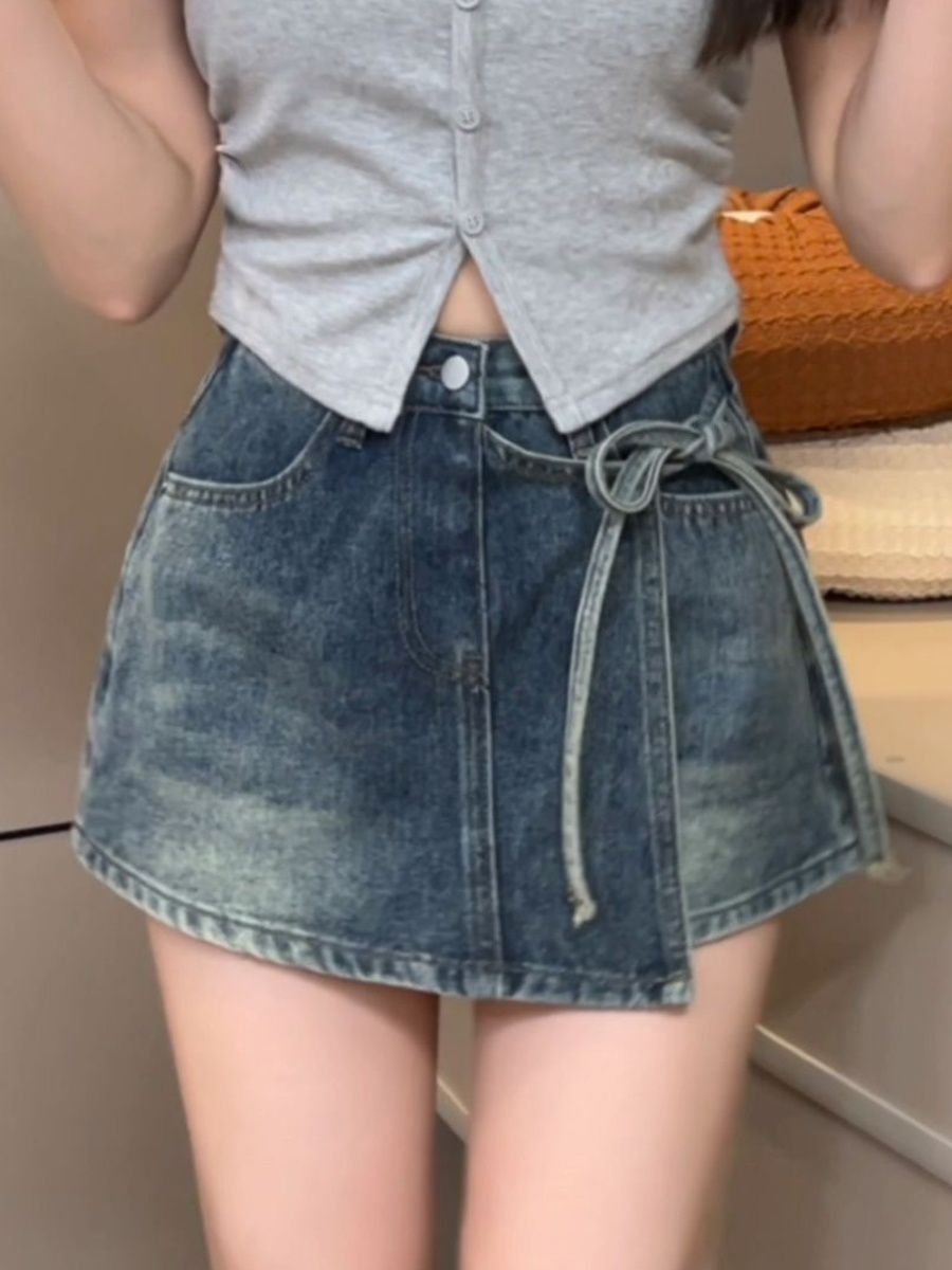 Retro Blue High-Waisted Denim Skirt with Straps for Women, Slimming Irregular A-Line Short Skirt for Petite Figures, New Style
