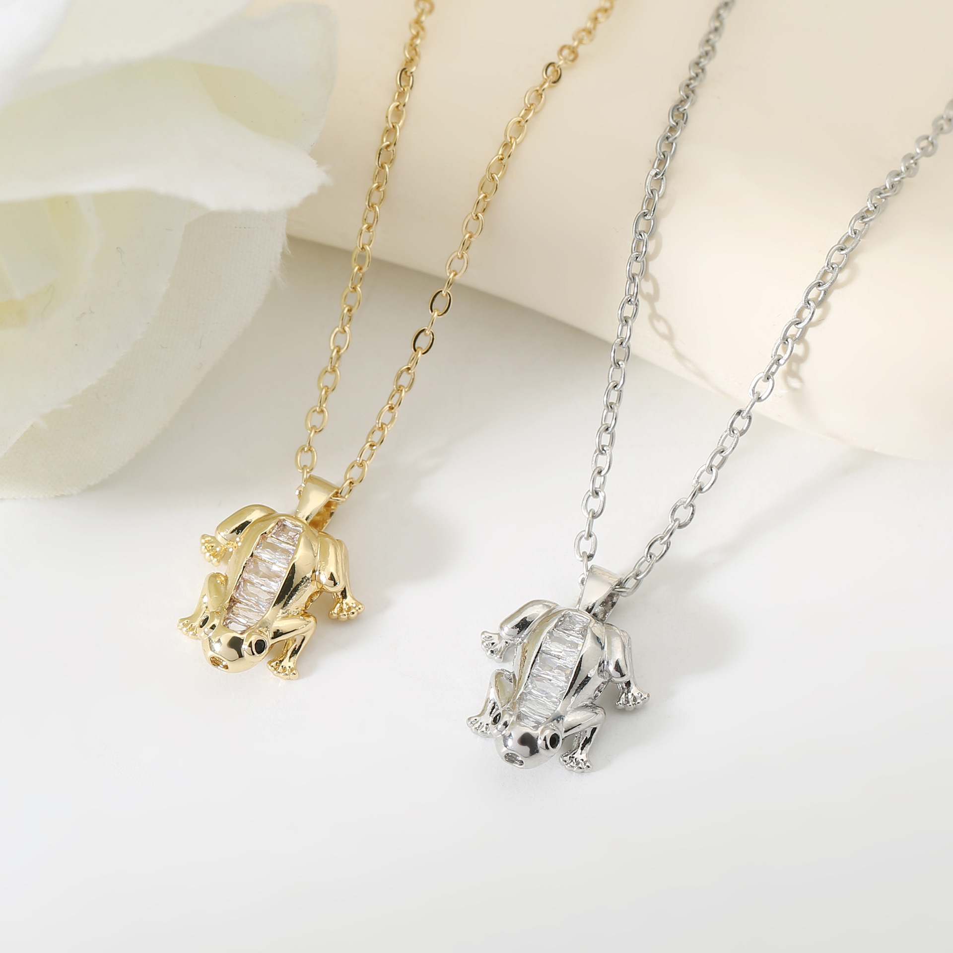 Luo Chen's Cross-Border Best-Selling Cute Animal Frog Zircon Necklace Pendant Niche Three-Dimensional Good Luck Toad Clavicle Chain