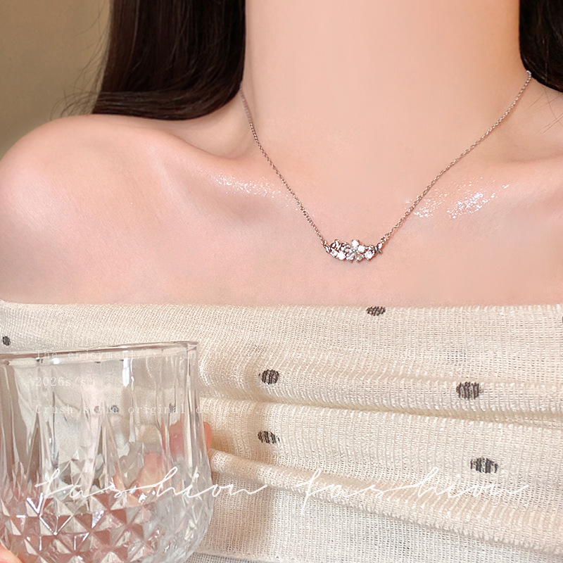 Irregular Wisteria Flower Zircon Necklace for Women, Spring Light Luxury High-End Clavicle Chain, 2026 New Model, Paired with Dress Accessories