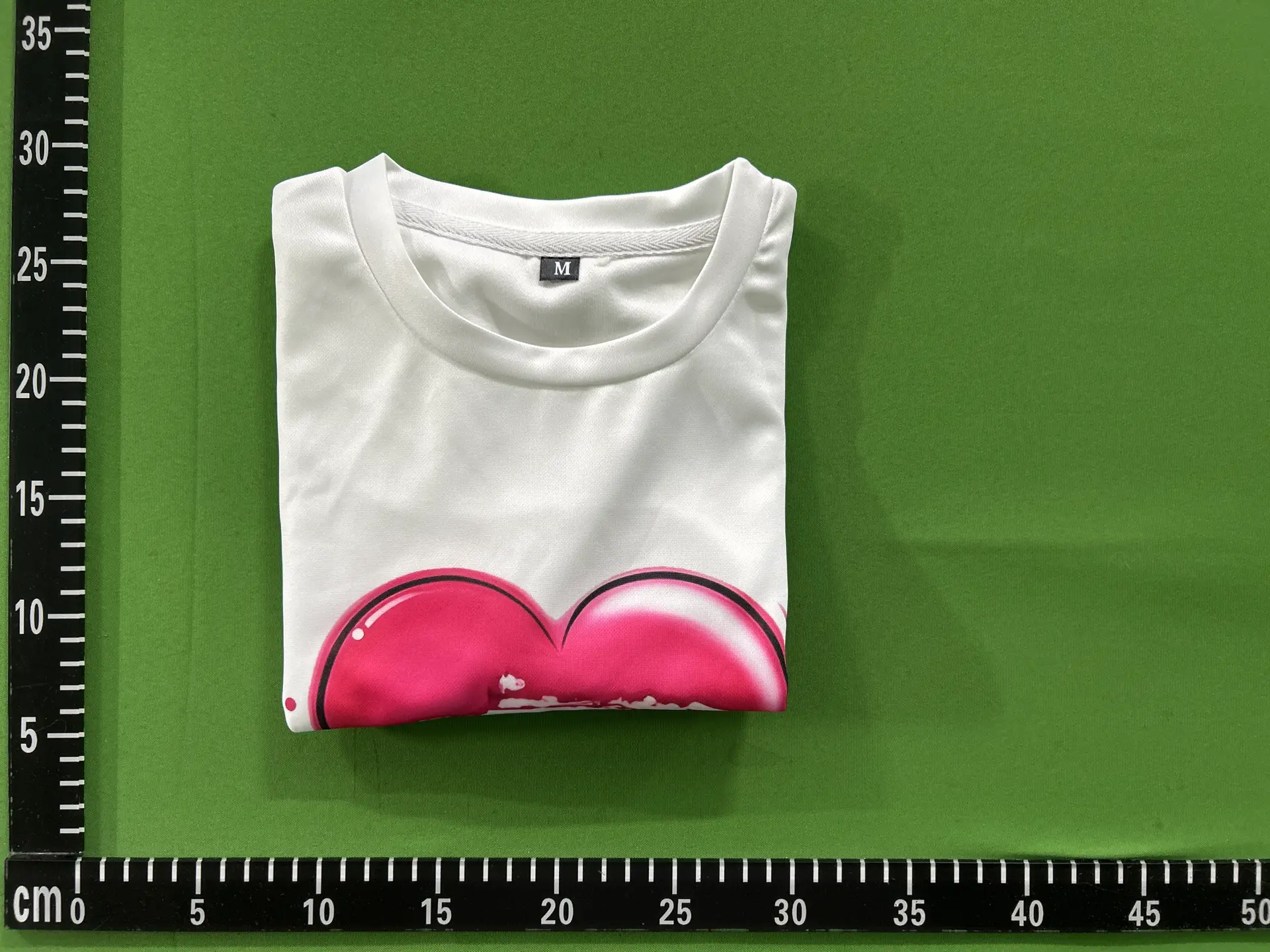 White T-shirt with pink lips graphic