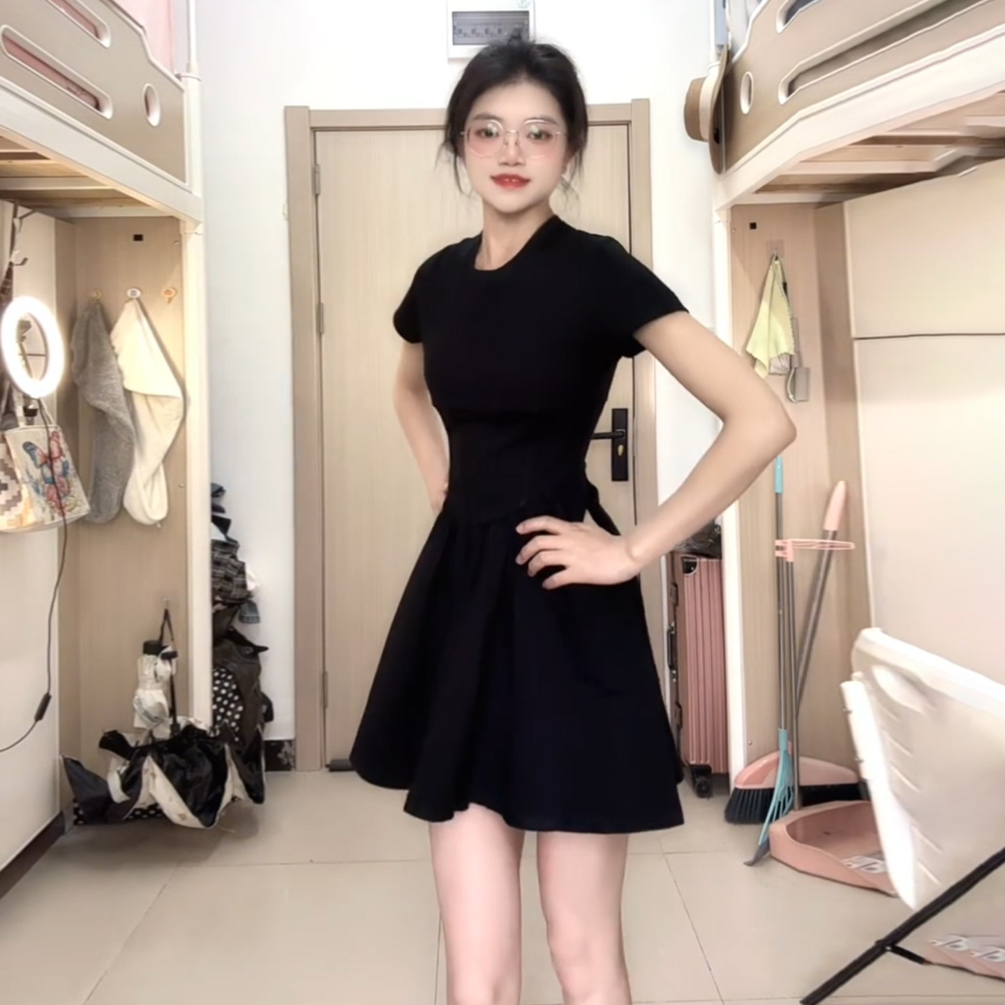 Black Fishbone Dress, Waist-Cinching Little Black Dress, 2026 Summer Outfit, Waist-Slimming, Hepburn-Style A-Line Short Skirt