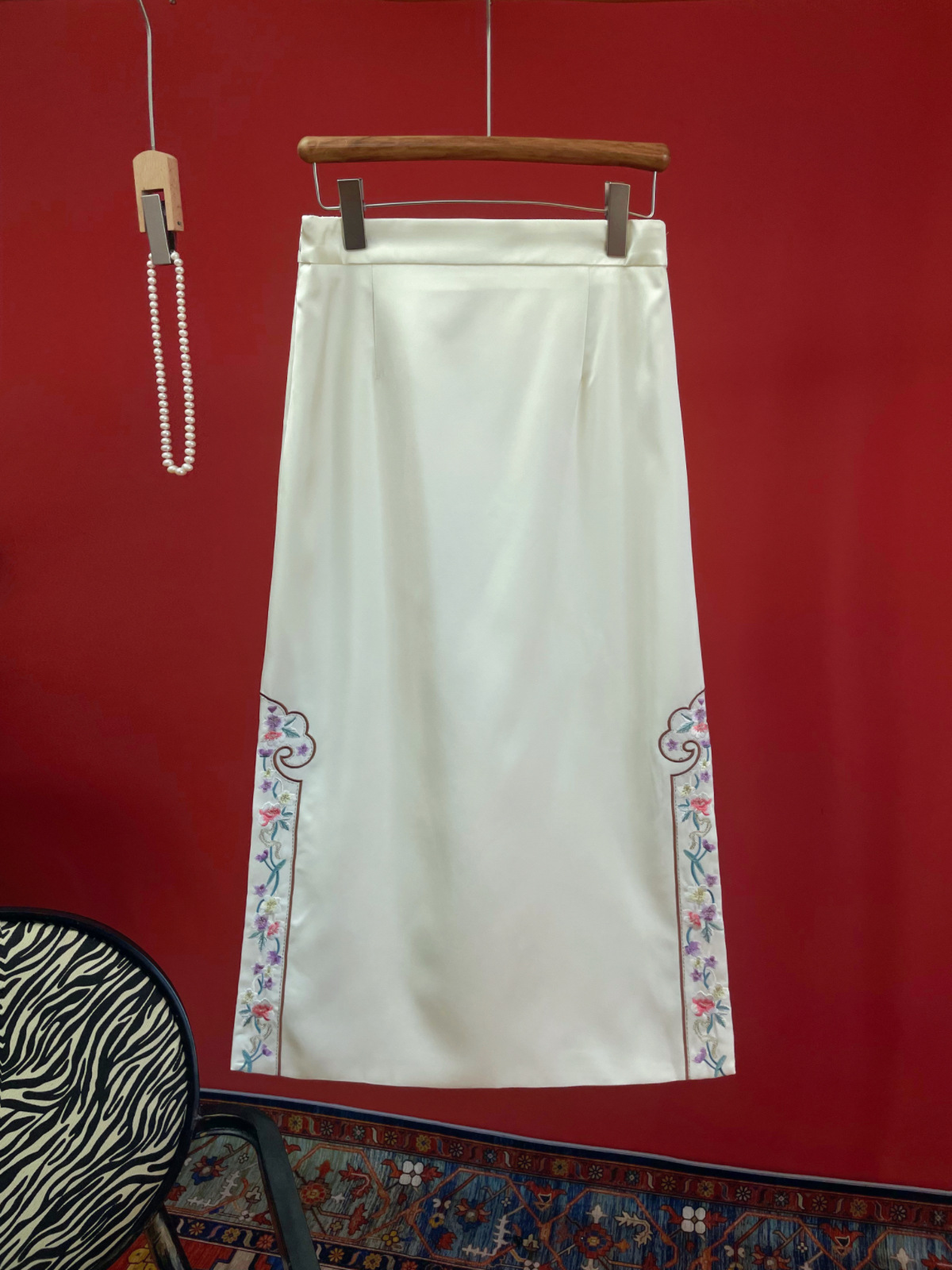 【Ruyi】Satin Slit Skirt Autumn/Winter National Trend Embroidered Ethnic Skirt Floral Embroidery Mamian Skirt