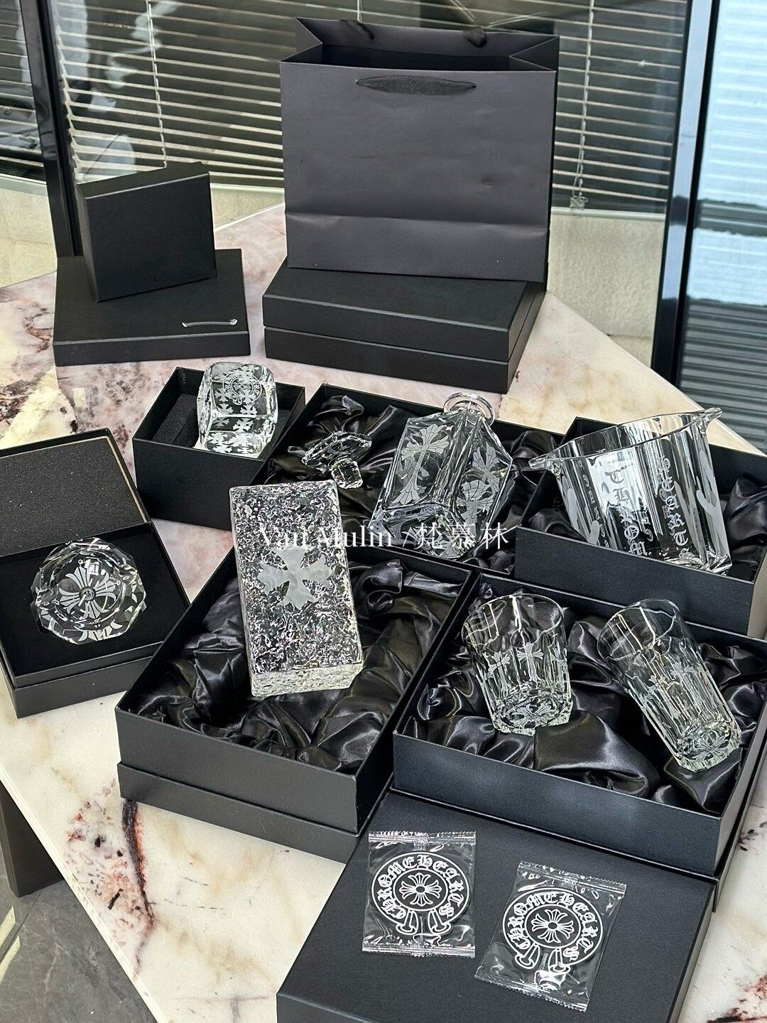 American-Style Personalized Light Luxury Retro Handmade K9 Crystal Glass Wine Bottle Whiskey Liquor Set with Glasses Trendy Combination QC 照片，来自 TAOBAO Qualit.ly