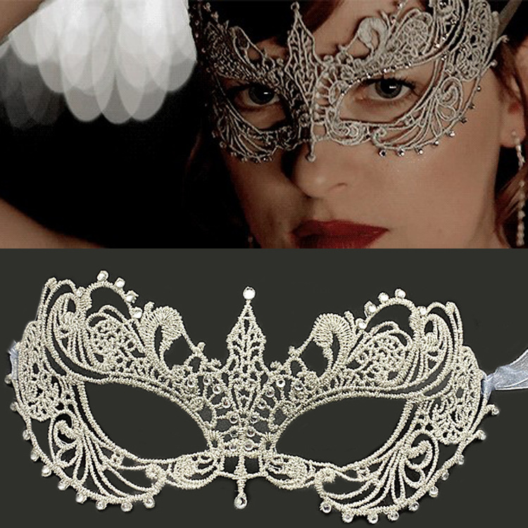 Masquerade Hollow-Out Lace Mask with Rhinestones, Halloween Prop, Black Half-Face Adult Sexy Eye Mask for Women