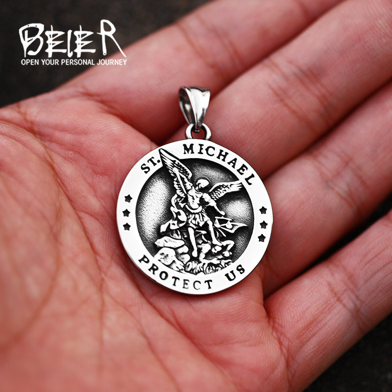 beier European and American retro new stainless steel round necklace pendant new angel wing titanium steel pendant wholesale
