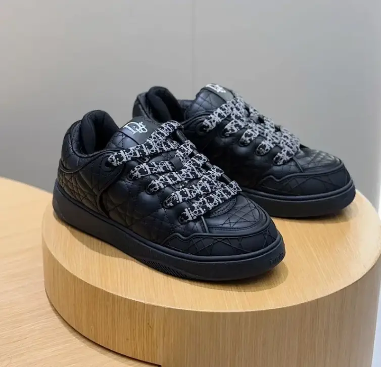 d b9 迪 鞋子