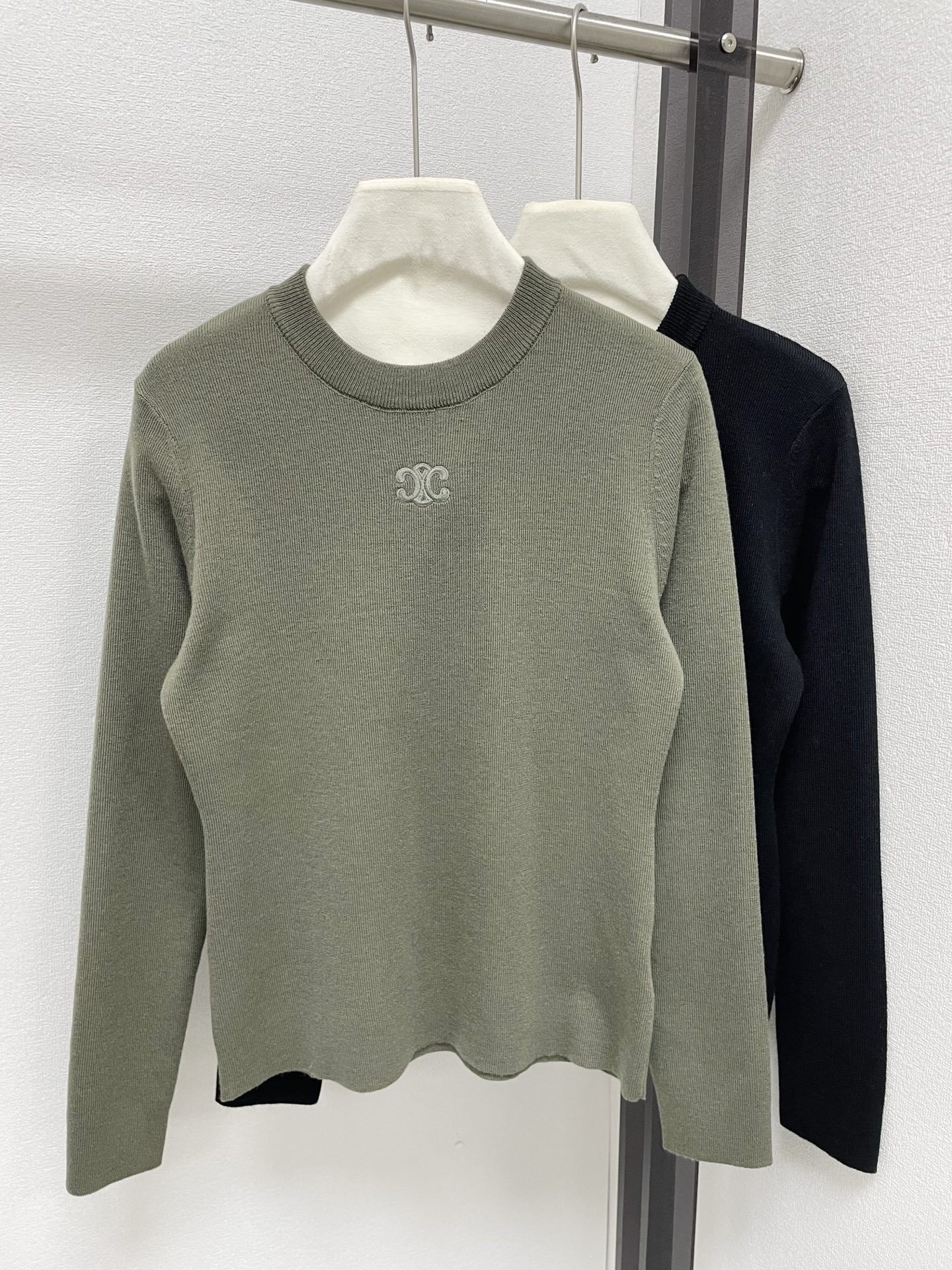 High-End Embroidered Arc De Triomphe Simple Long-Sleeve T-Shirt, New Autumn/Winter 2025 Round-Neck Slim-Fit Base Shirt