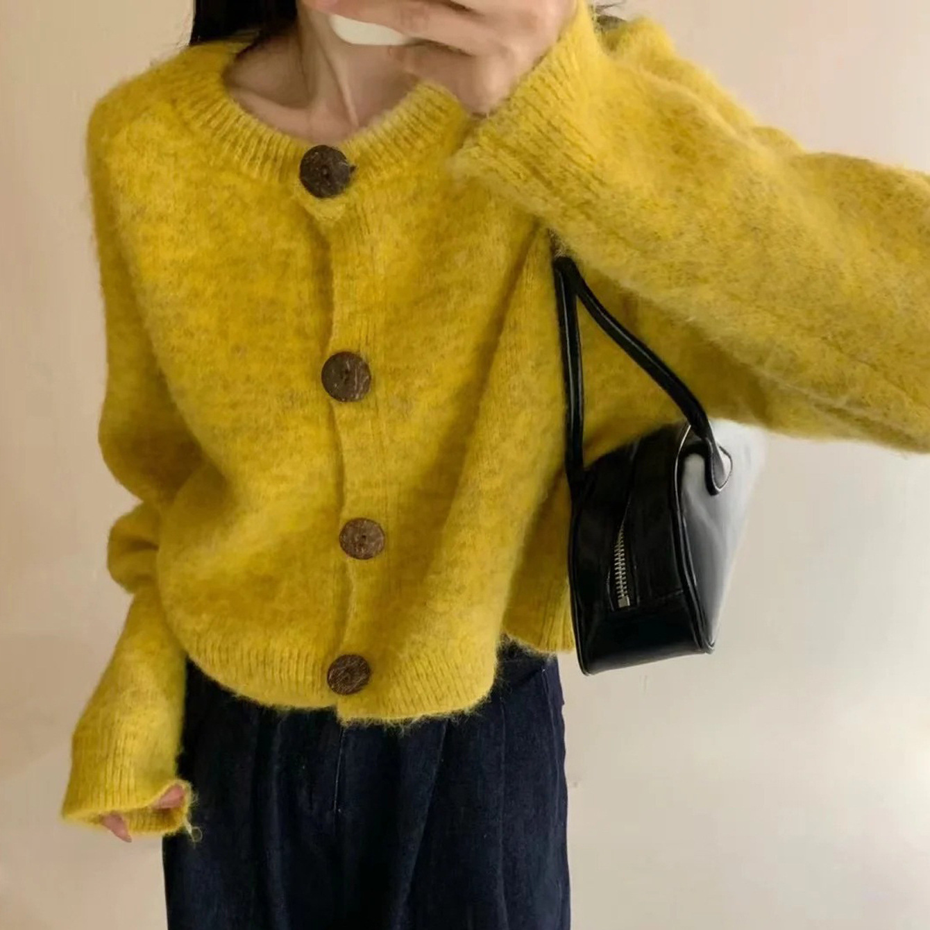 Stylish Solid Color Autumn and Winter New Knit Sweater Women's Jacket, Round Neck Casual Lazy Style Loose Cardigan