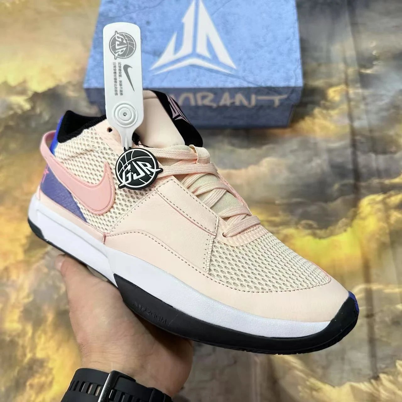 Chunyuan Hs, retail price 200 yuan, Morant—low-top sneakers with built-in air cushioning, suitable for sports, casual wear, and basketball.