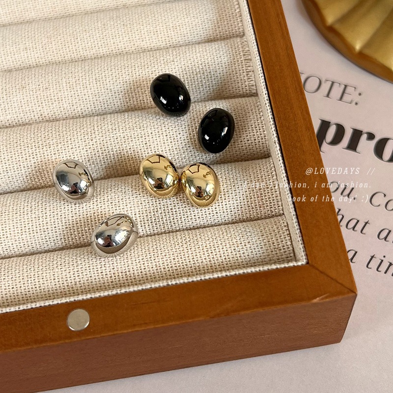 Korean style elegant personality simple small bean stud earrings female ins niche design sense small Internet celebrity stud earrings ear jewelry