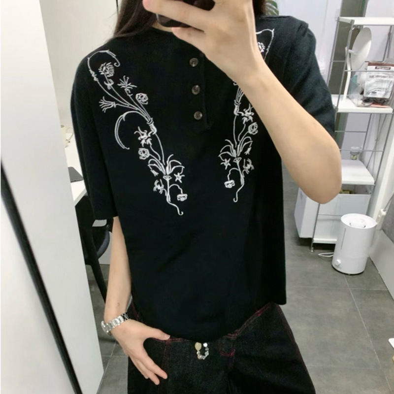 New Chinese-Style White Floral Embroidery Knit Shirt, Summer Vintage Loose Old Money Style Polo Collar Short-Sleeve T-Shirt for Men and Women