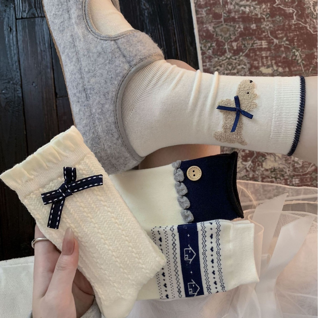Retro Fair Isle Button Socks for Women, Simple Navy Blue Jewelry Socks, Polka Dot Bow, Korean Puppy Mid-Calf Cotton Socks