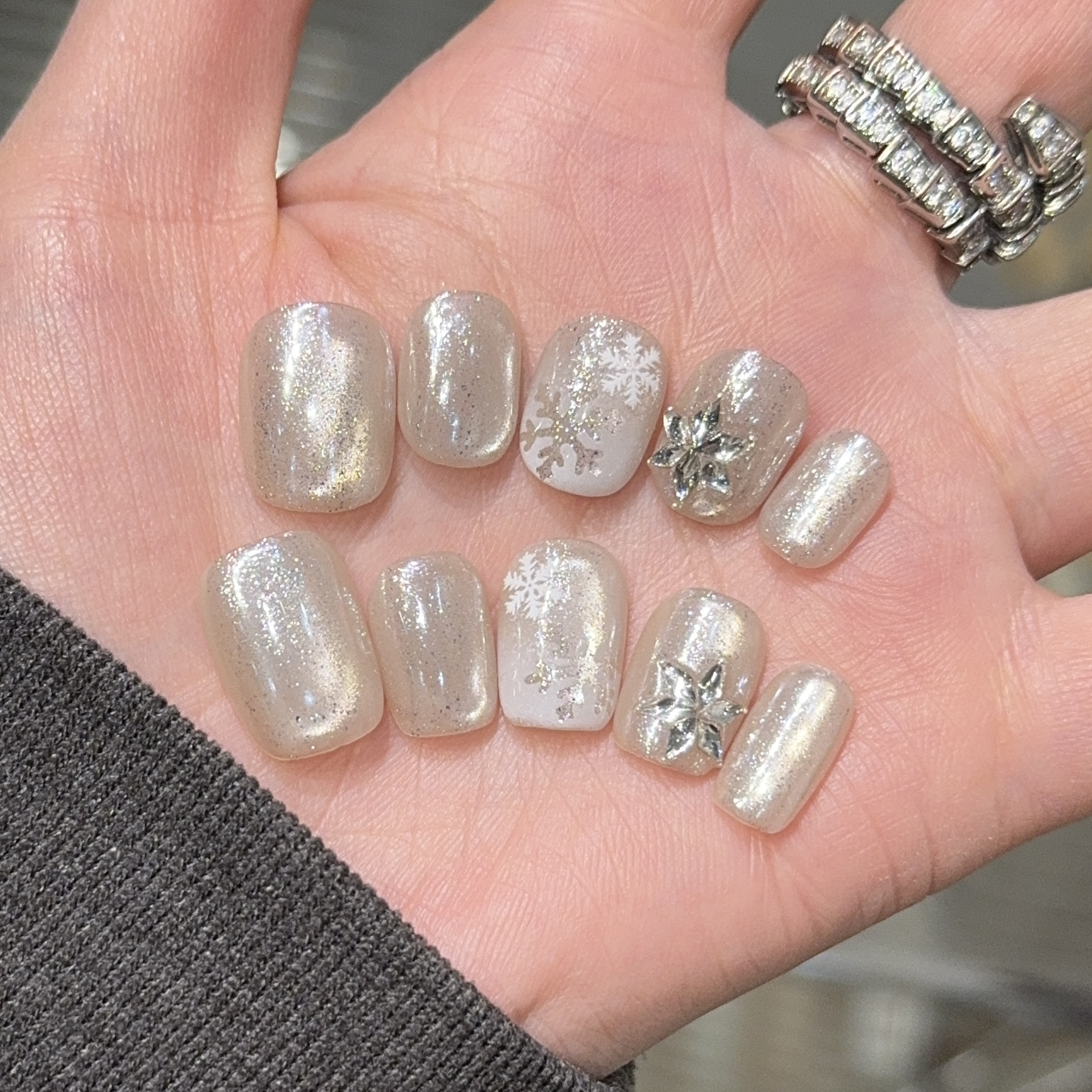 [It's Snowing!] New Year Style Ins-Style Cat-Eye Handmade Wearable Nails Wholesale Short Nail Art Stickers Fake Nails