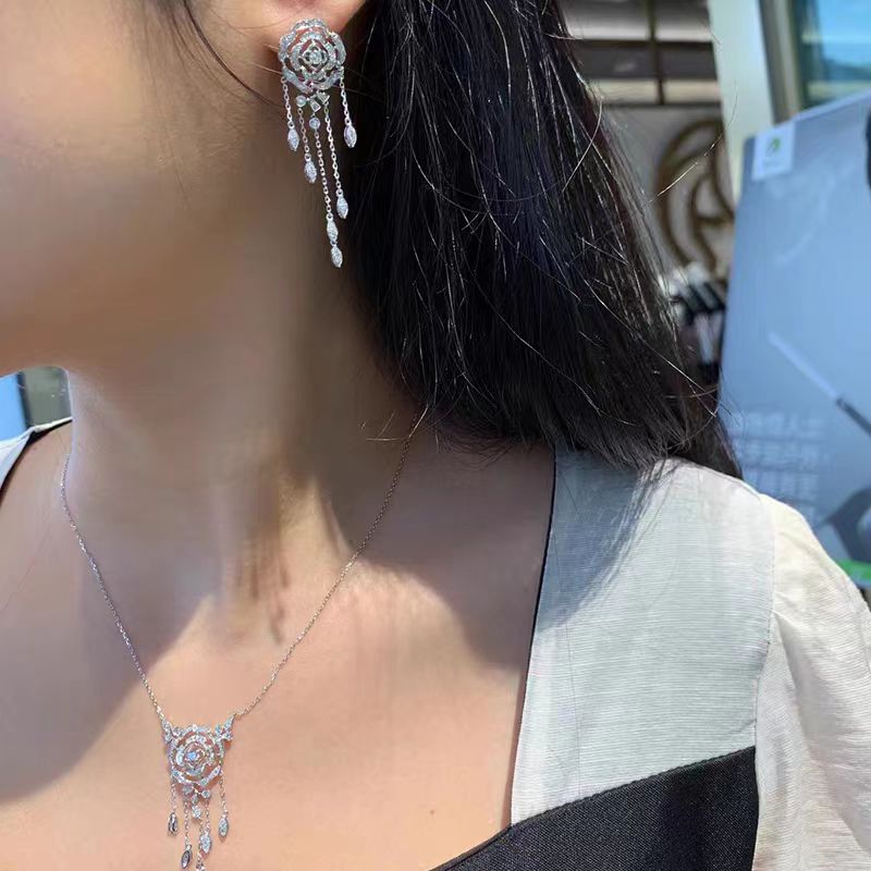 Super fairy Camellia pendant necklace Women's Light luxury high-looking socialite temperament rose long tassel earrings suit