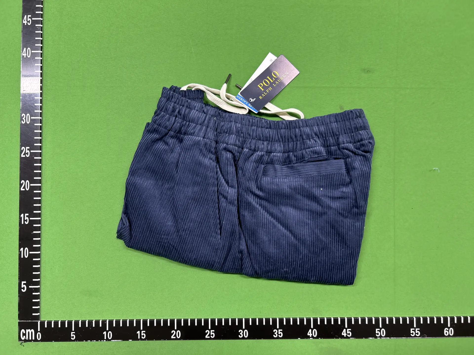 Embroidered Small Size on the Left Side of the Pants, Wide Pointed Cord, Three-Color Corduroy Shorts 88030821