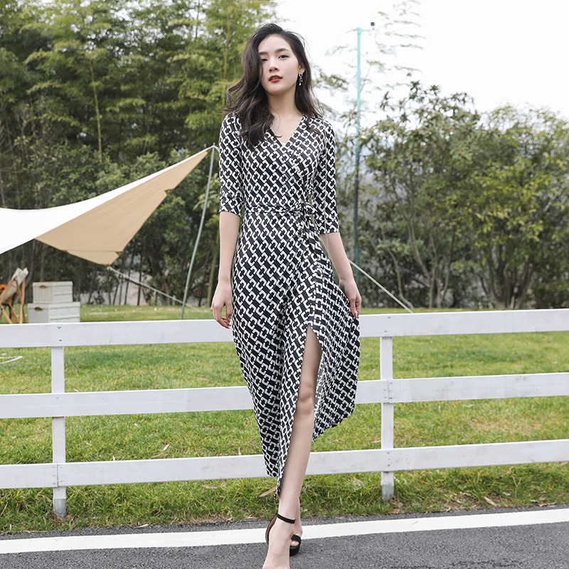 Black and White Chain Printed Collarless Sleeve Split Dress Elegant Goddess Tight Waist Strap Slimming Vacation Dress