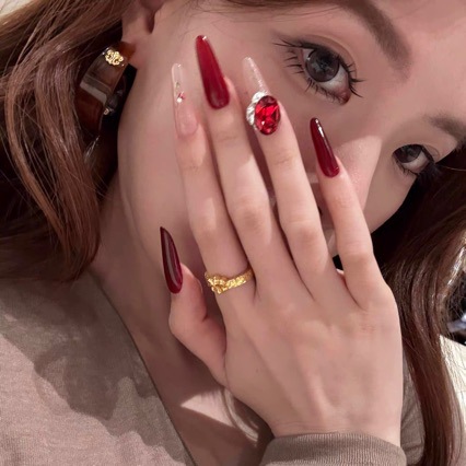 【Night Banquet】Purely Handmade Red Gemstone Nails with a Luxurious and Elegant Style, Suitable for a Festive Look That Enhances Complexion