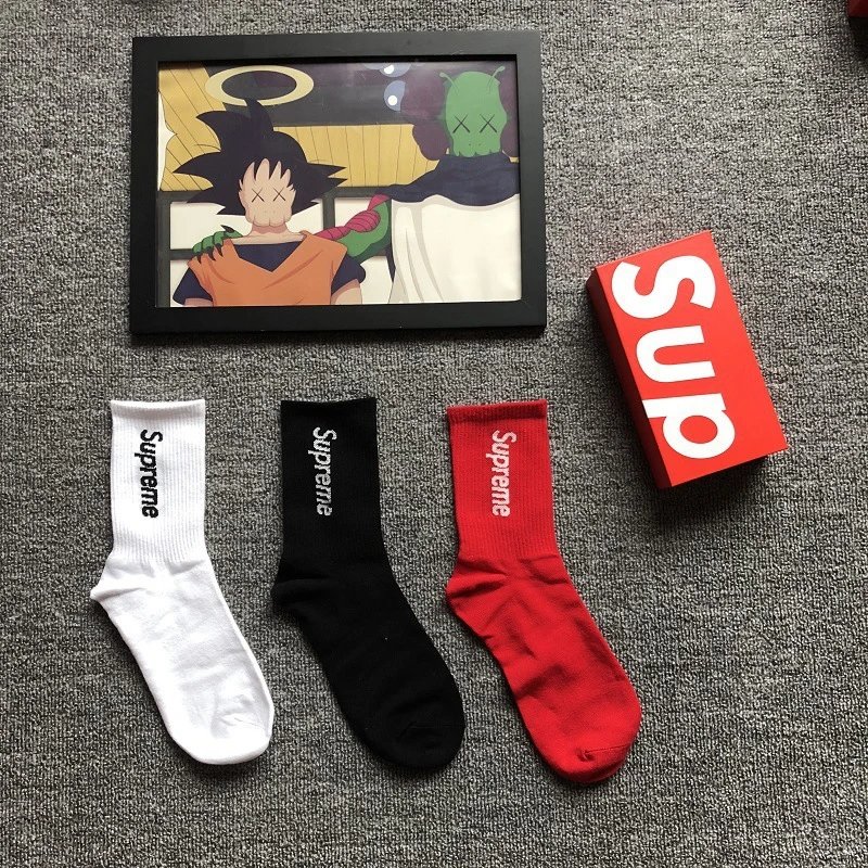 Supreme socks