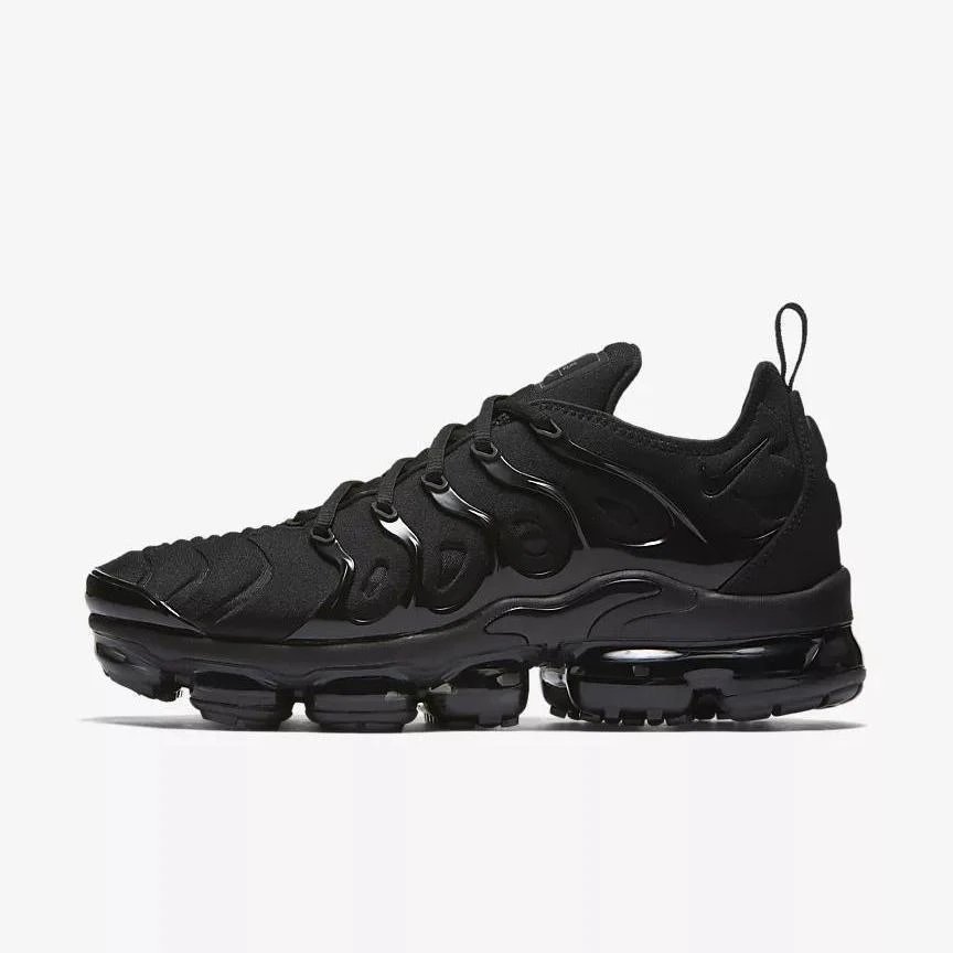 NIKE Vapormax
