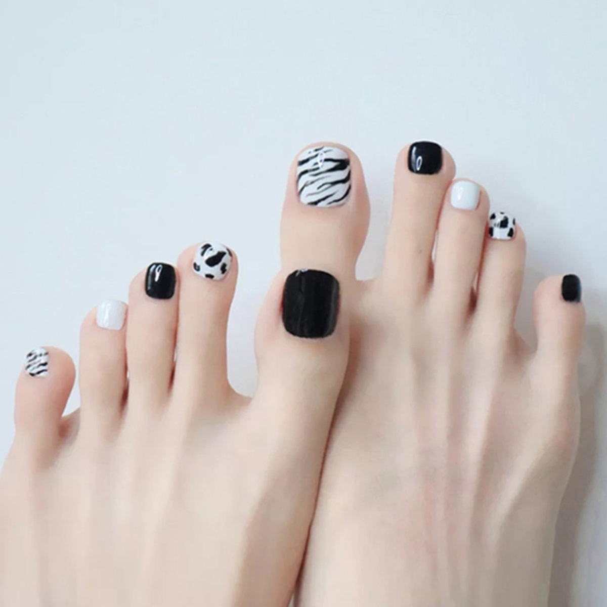 Summer toenail patch milk cow pattern wear nail toenail patch finished nails white manicure wholesale