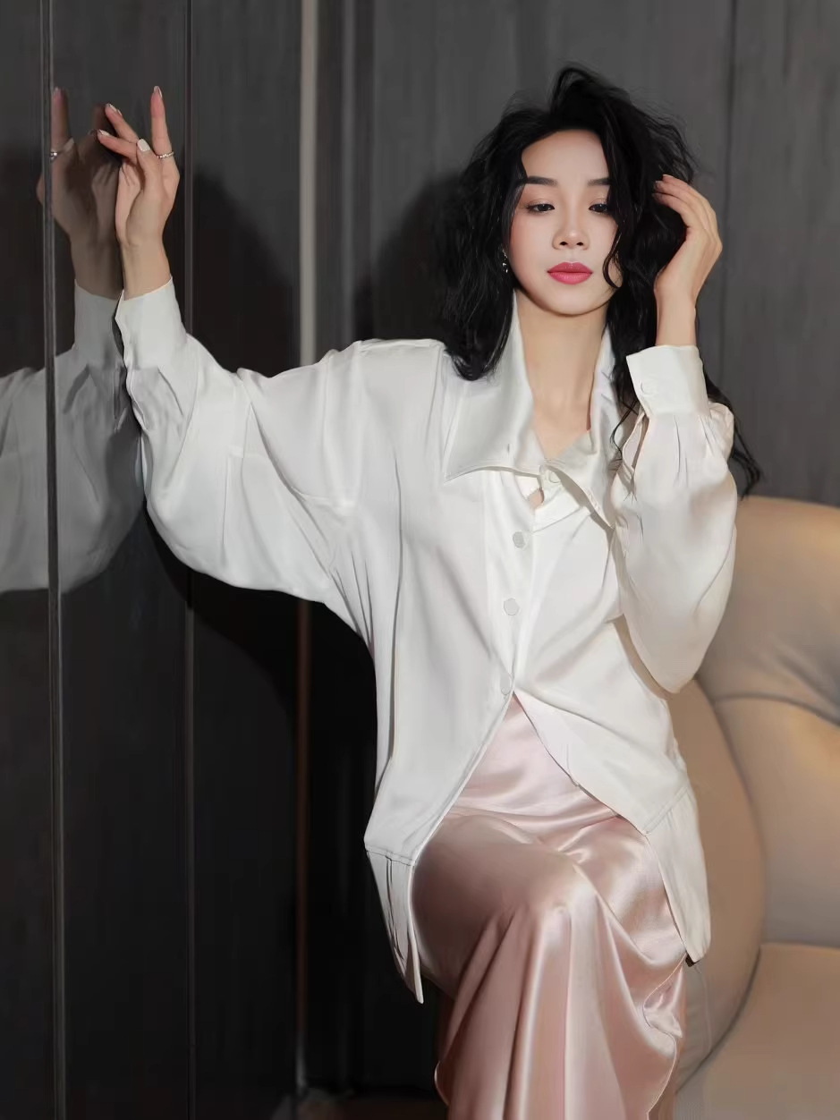 Large Lapel Lazy-Style French Shirt with Cross-Tie Loose Fit French-Style Blouse