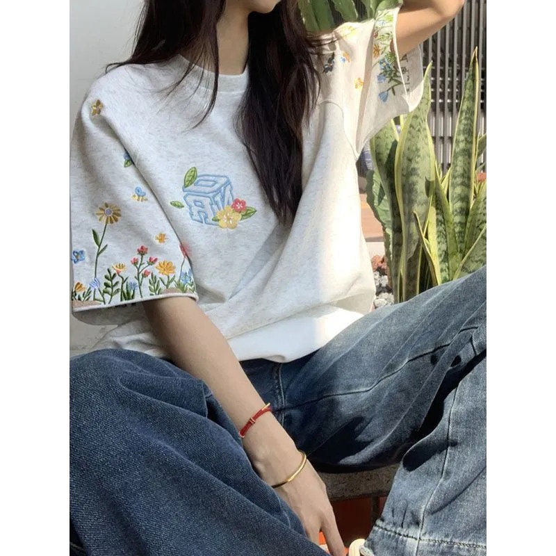 American Retro Embroidered Regular Shoulder T-Shirt for Women, Summer Design, Niche Loose Fit, Couple's Short-Sleeve Cotton Top, Trendy on Instagram